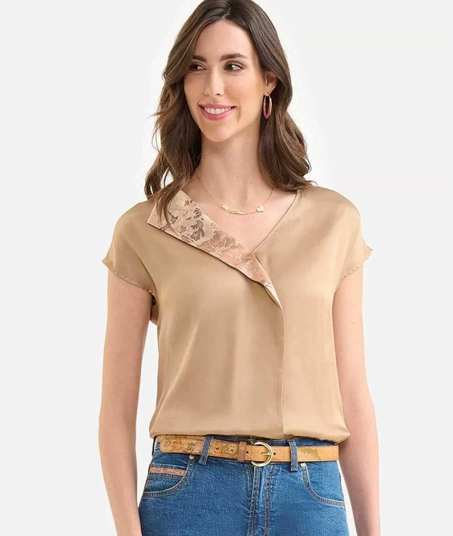 Alviero Martini Maglie, Camicie & Top | Blusa Con Motivo Scollo In Fluido Di Viscosa Deserto